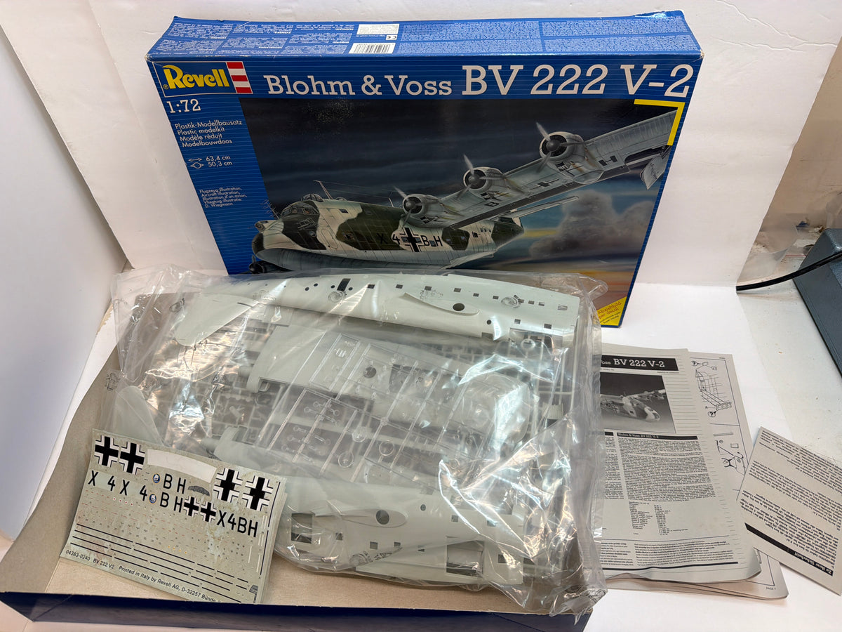 Revell Plastic aircraft kit Blohn & Voss BV222 V2 1:72 04383 Opened but complete