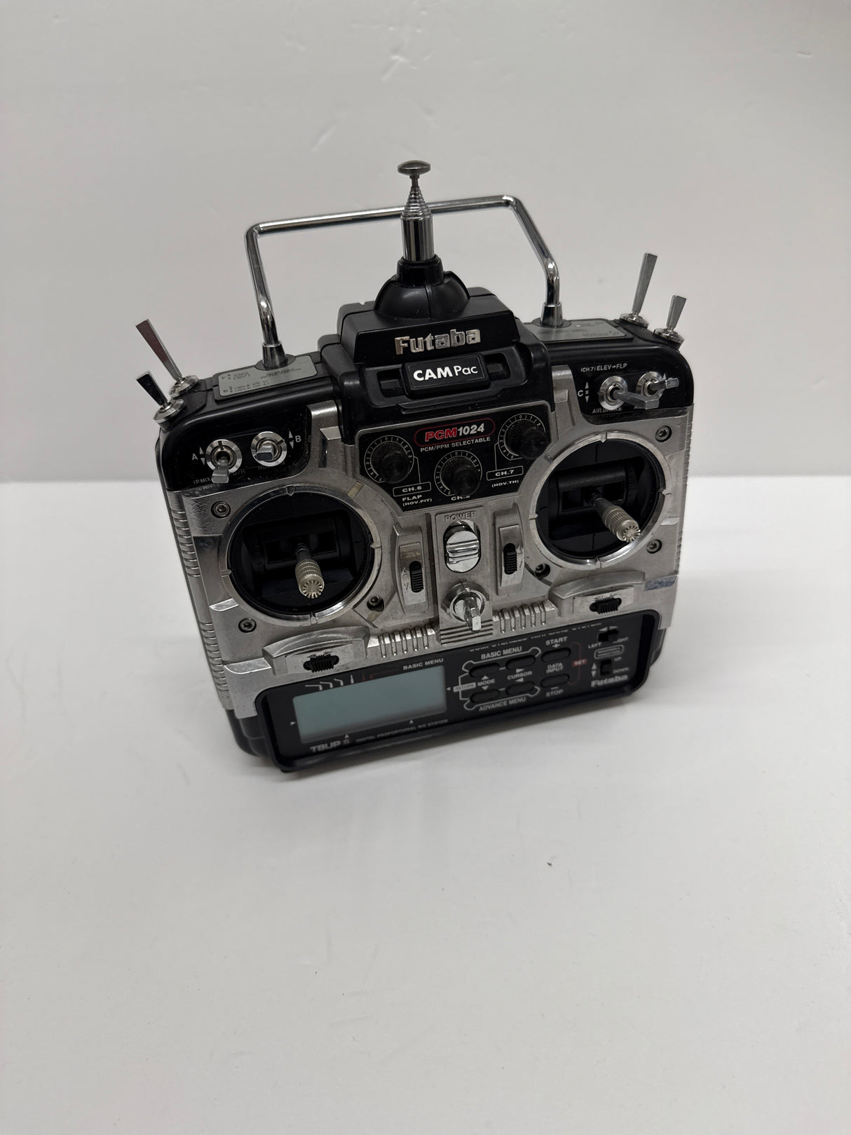 Futaba 35mhz T8UP PCM1024 Transmitter with Carry Case - SECOND HAND