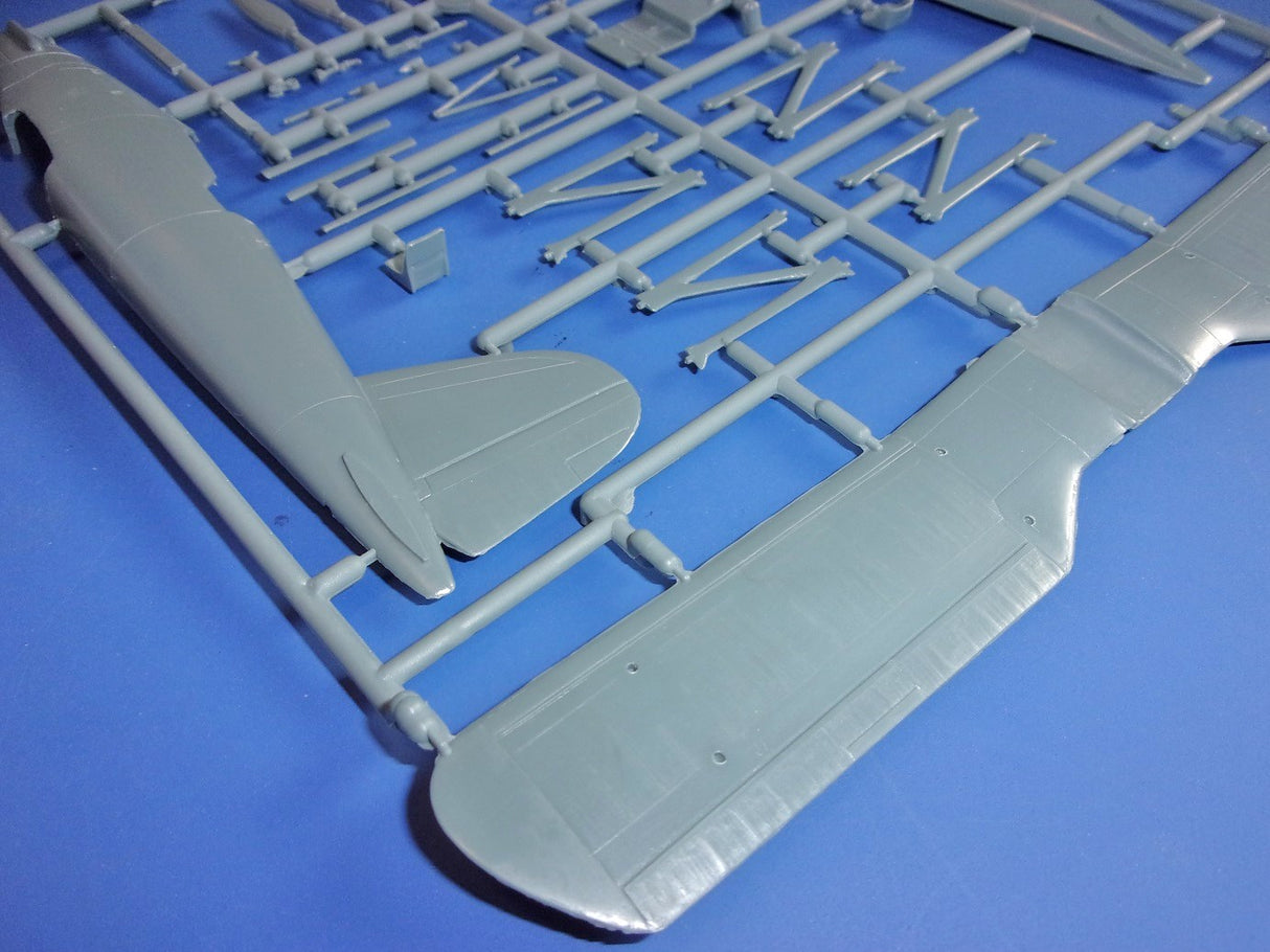 AZ Model 1/72 Fieseler Fi-167A-O Kit AZP7203