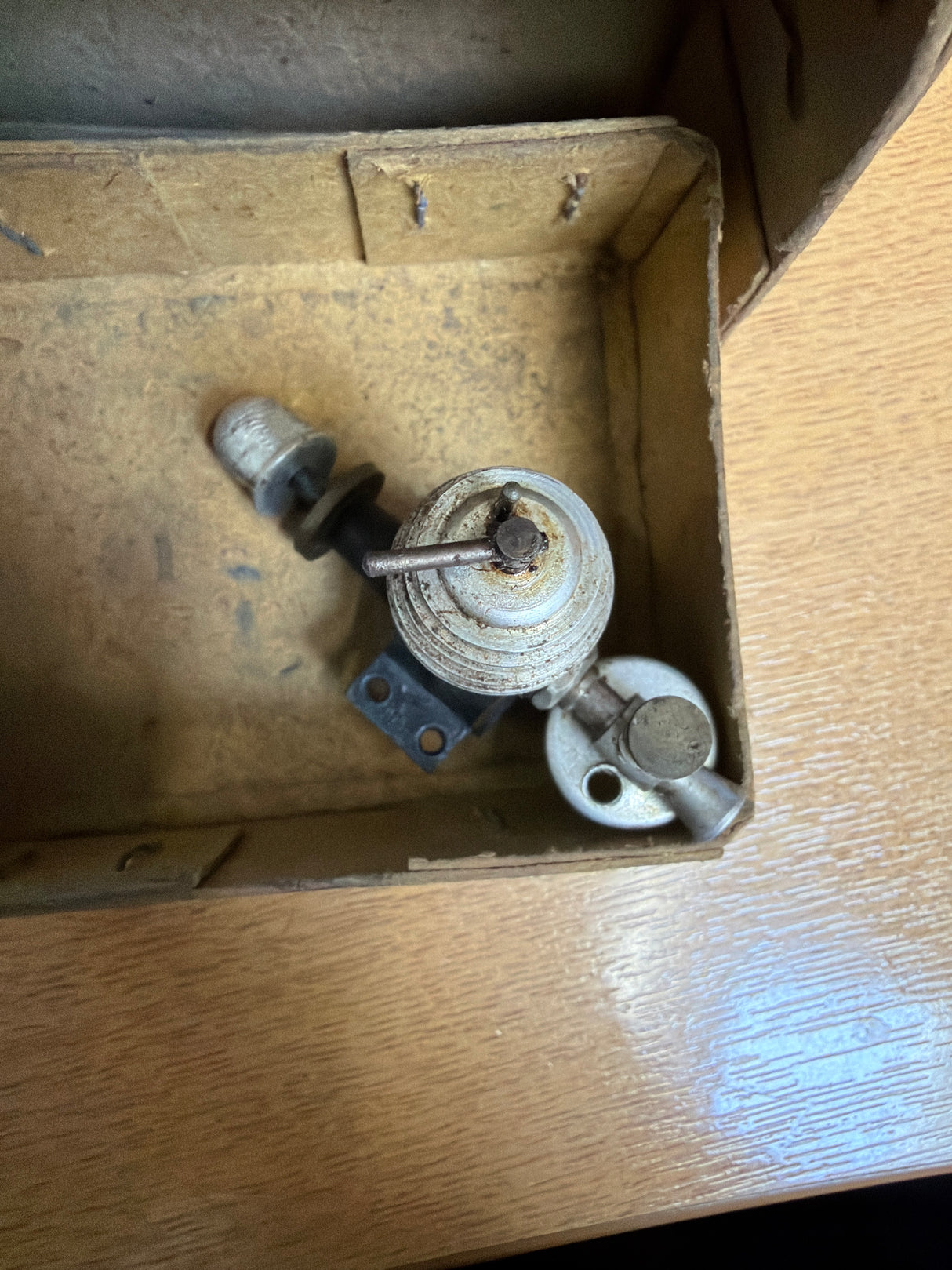 Second Hand Engine Mills .75 Diesel In Box Missing Glass Tank