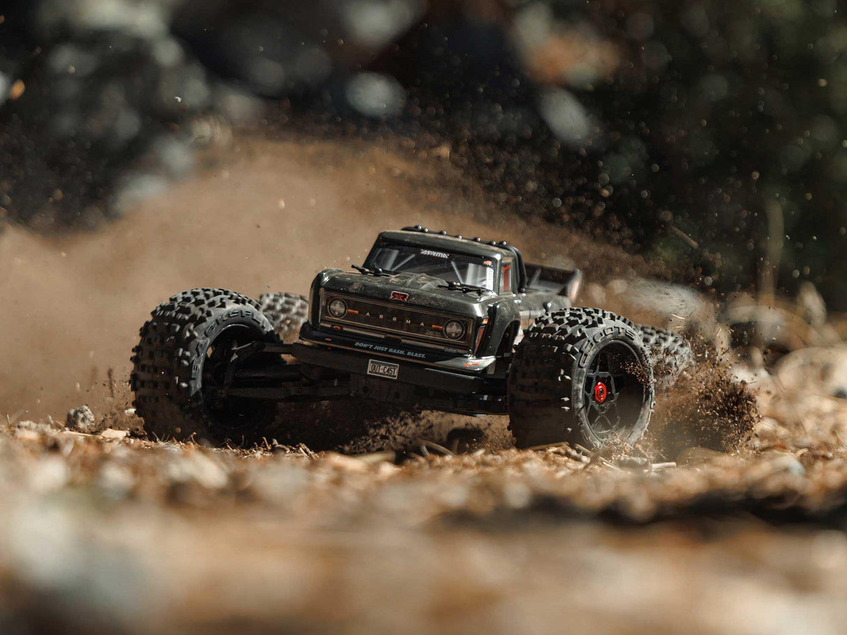 Arrma 1/10 Outcast 4x4 4S BLX Centre Diff Stunt MT (Gunmetal)