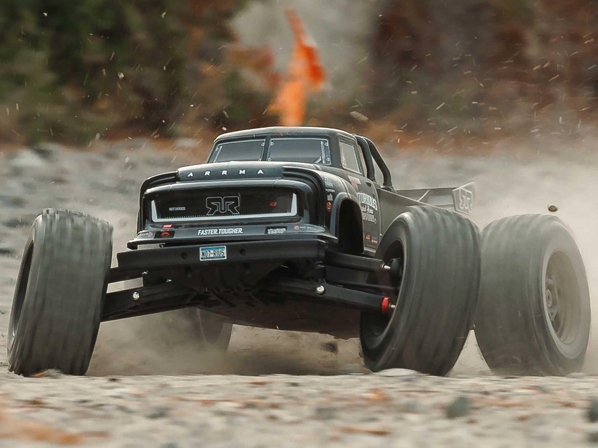 Arrma 1/8 NOTORIOUS 6S V6 4X4 BLX Stunt Truck RTR - Black