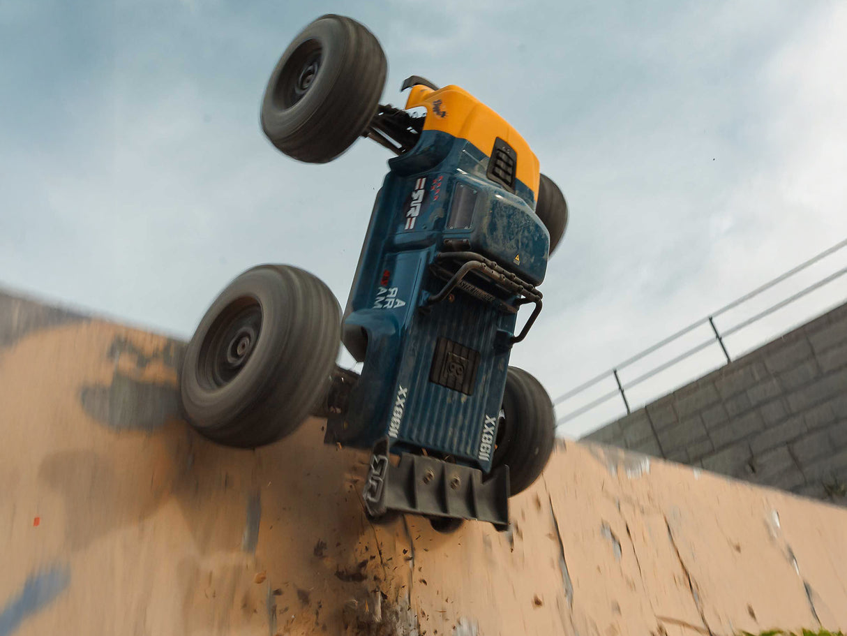 Arrma 1/8 NOTORIOUS 6S V6 4X4 BLX Stunt Truck RTR - Blue