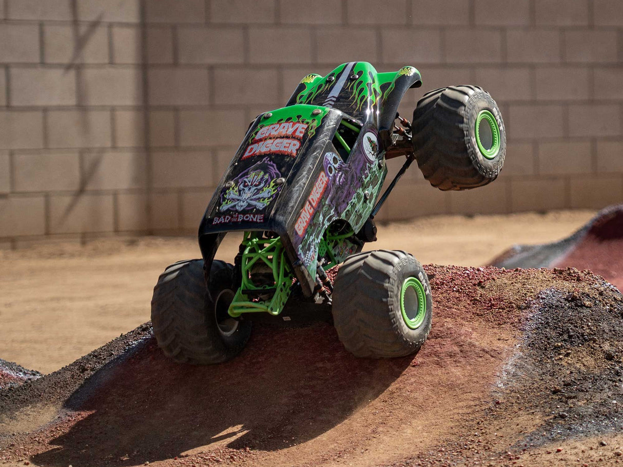 Losi 1/8 Grave Digger 4WD Solid Axle Monster Truck Ready to Run