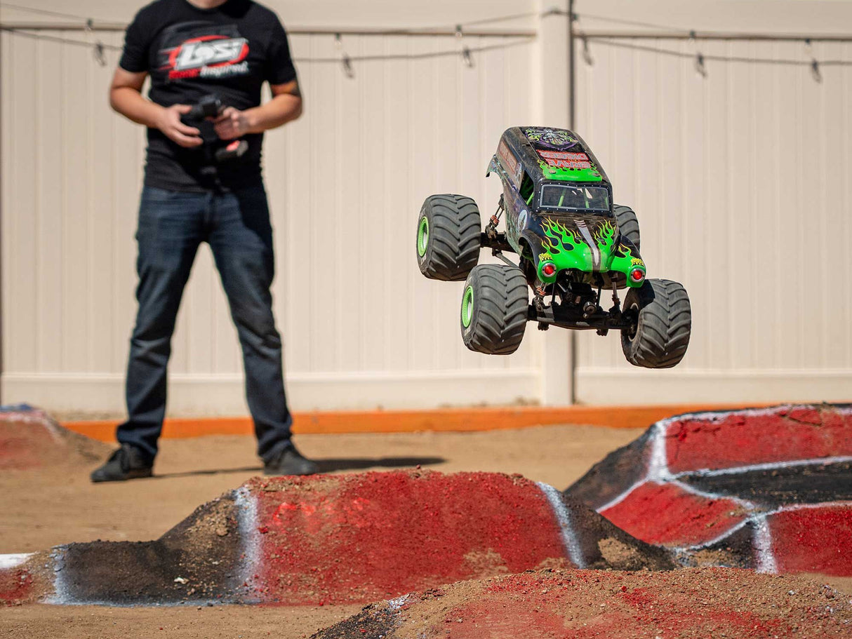Losi 1/8 Grave Digger 4WD Solid Axle Monster Truck Ready to Run