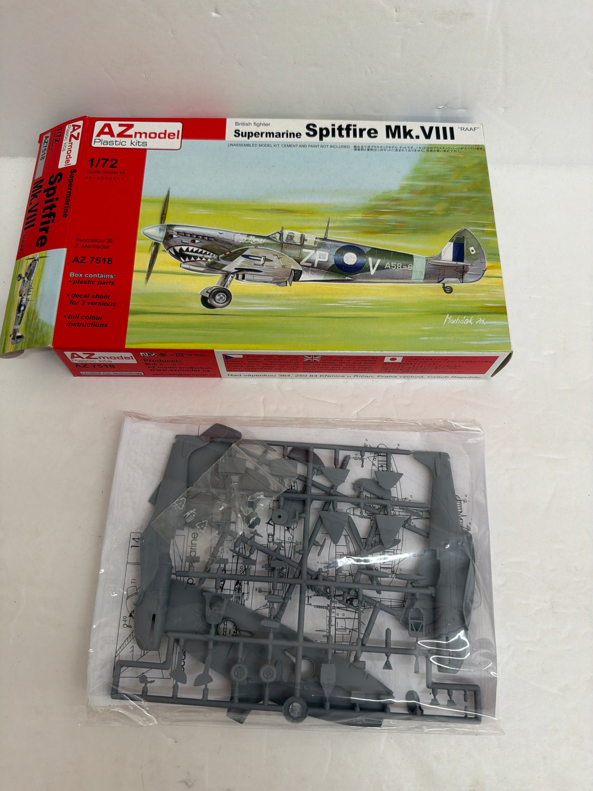 AZ Model Plastic Model kit Supermarine Spitfire Mk.VIII RAAF — 1:72