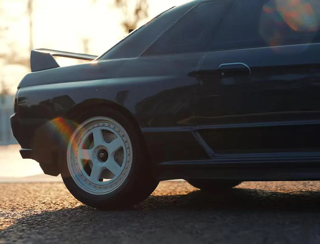 CARISMA M48S NISSAN SKYLINE GT-R (R32) 1/8 BRUSHLESS RTR