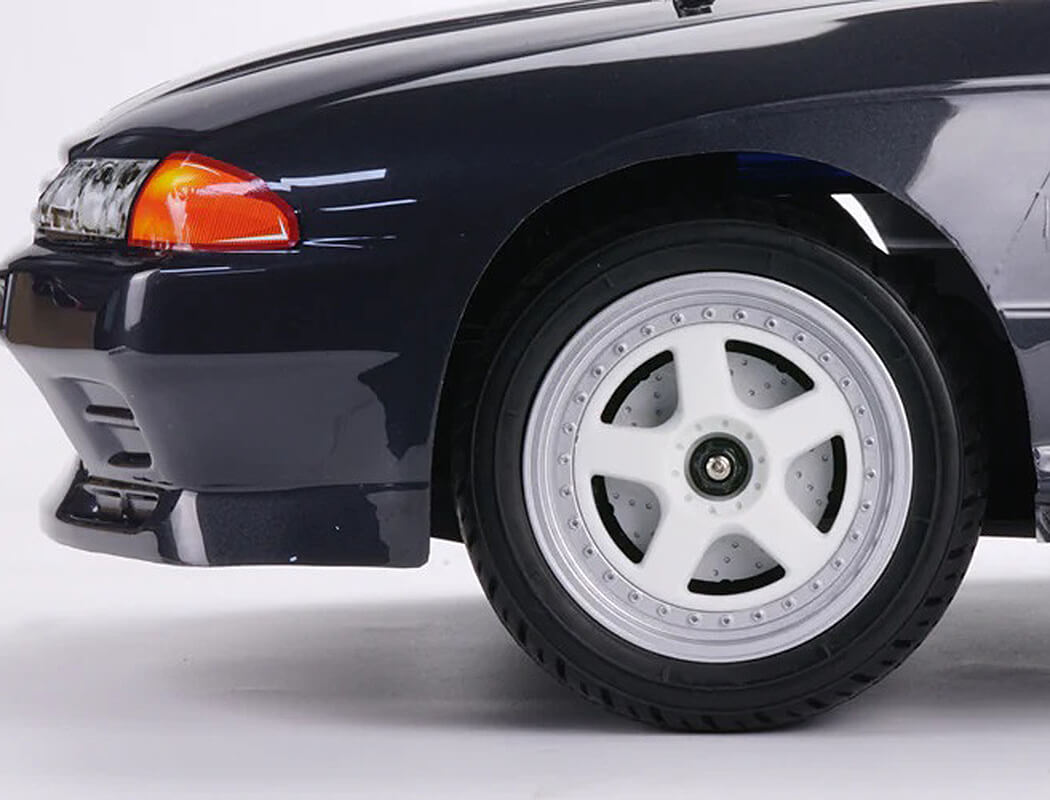 CARISMA M48S NISSAN SKYLINE GT-R (R32) 1/8 BRUSHLESS RTR