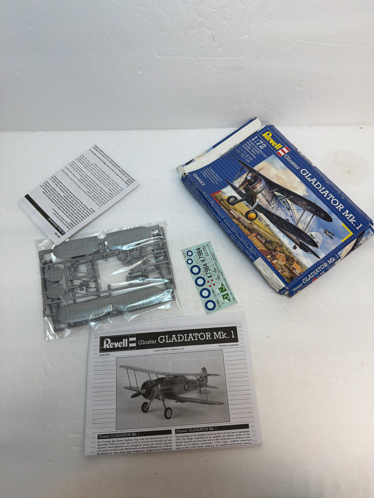 Revell 04683 Gloster Gladiator Mk.I — 1/72 Scale Plastic kit flat packed (damaged box)