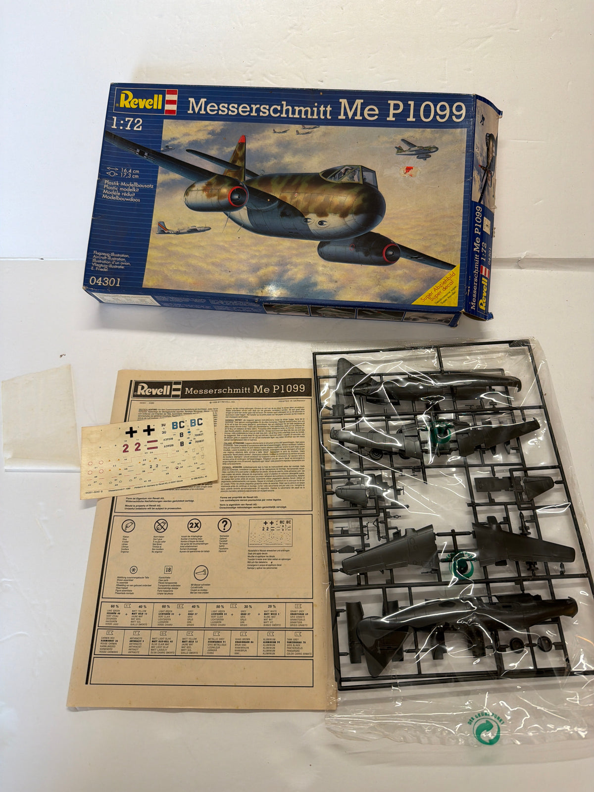 Revell ME P1099 Plastic Model Kit