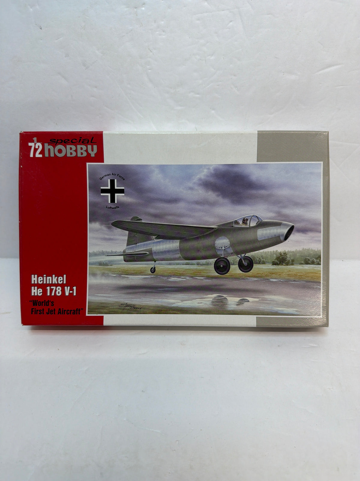 Special Hobby 72321 Heinkel He 178 V-1 First World Jet — 1:72 Plastic model aircraft kit