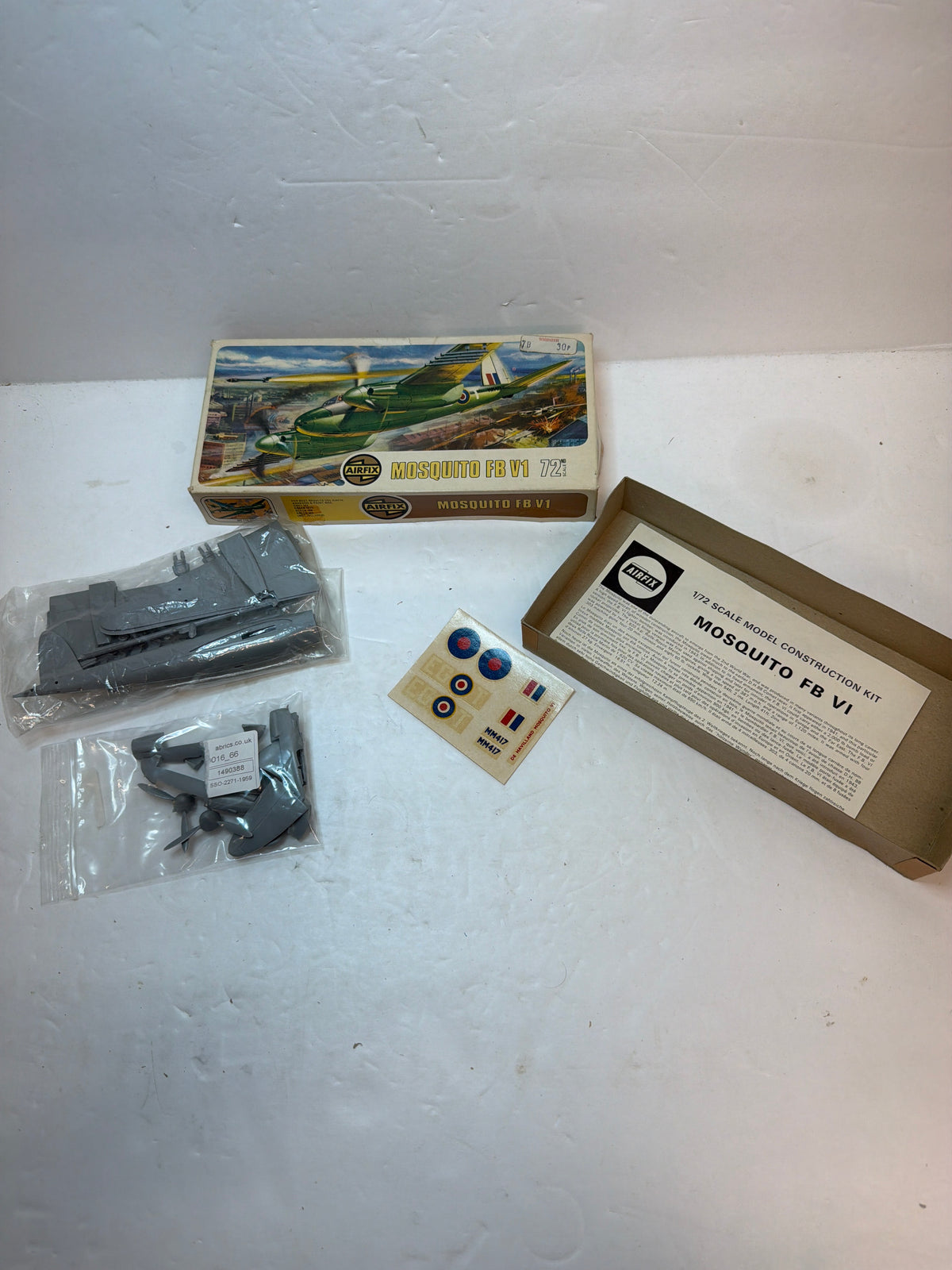 Airfix de Havilland Mosquito FB.VI 1/72 281 / 02001-9 / 2001 Plastic Model Kit Vintage