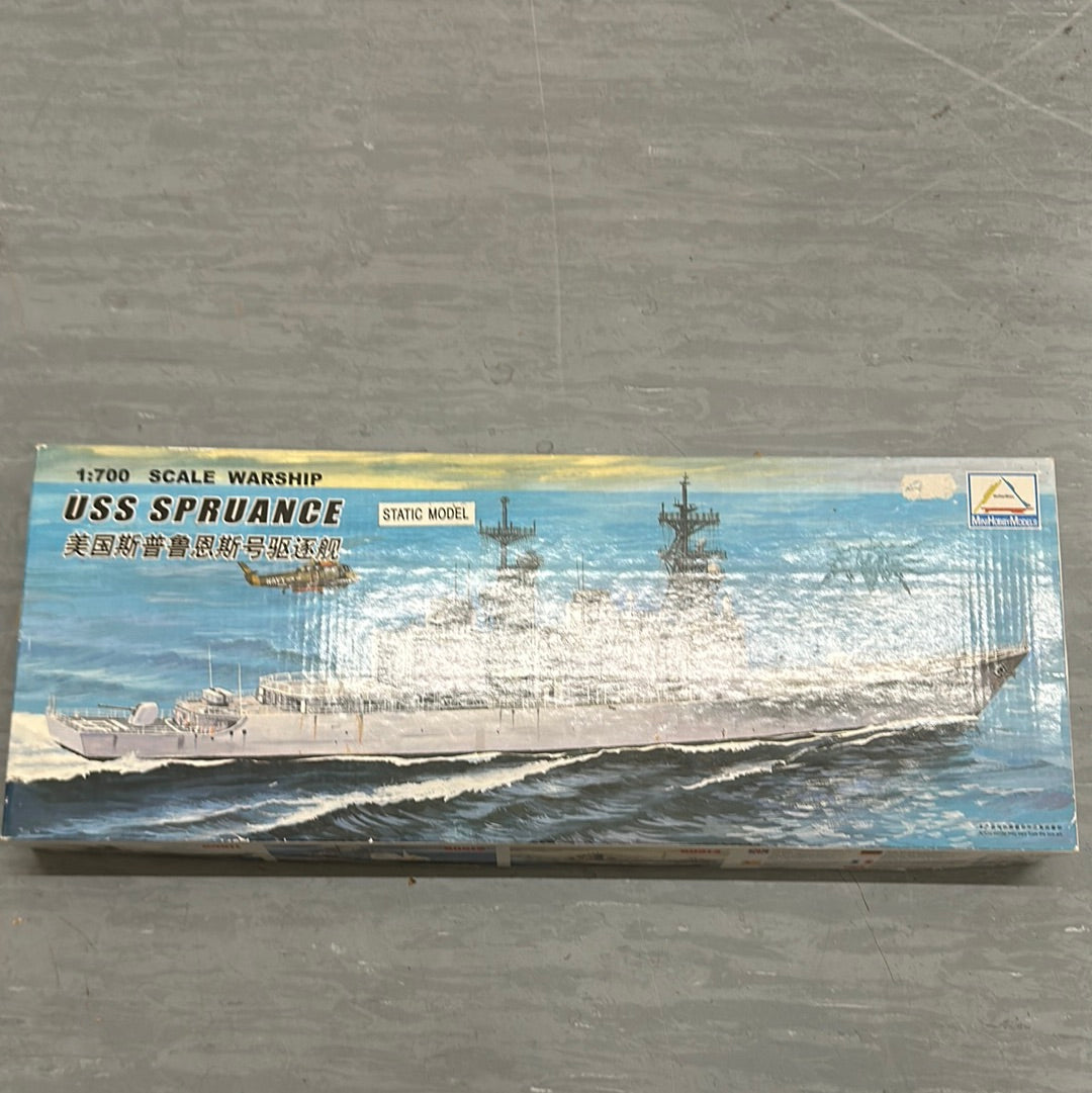 Mini Hobby Models USS Spruance 1:700 scale Kit