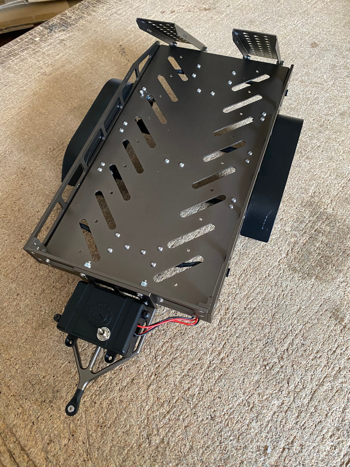 Pre-Built FASTRAX SCALE DUAL AXLE TRUCK CAR TRAILER w/RAMPS & LEDs - NEW