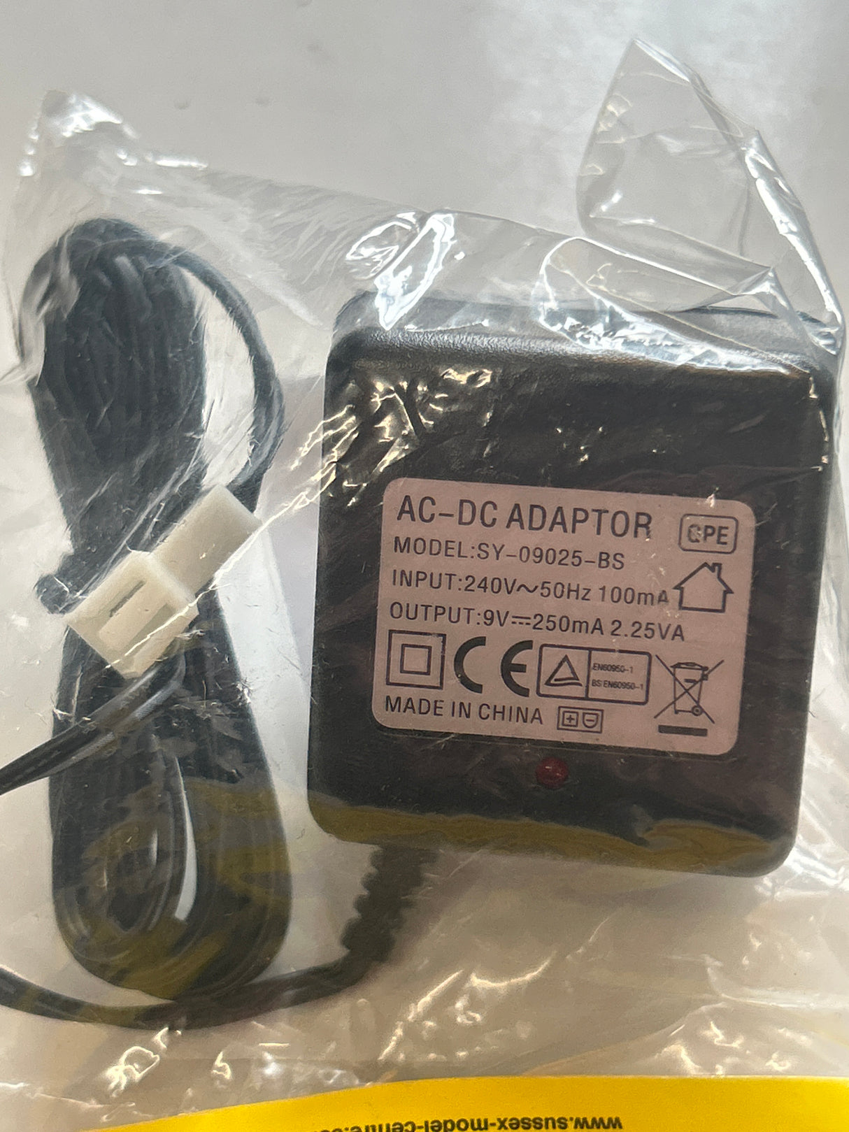 Second-Hand AC-DC Adaptor 9v 250mA 2.25VA Output Charger (Chargers)