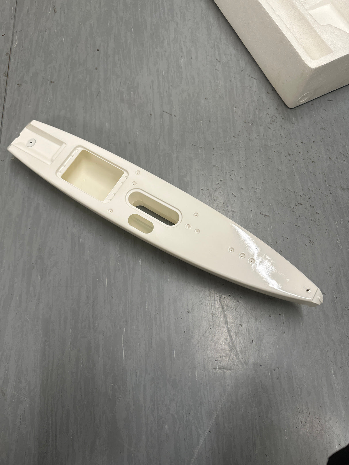 Joysway Yacht Complete replacement Hull Dragon Force 2014 V5 (STR1) JY880543 - White