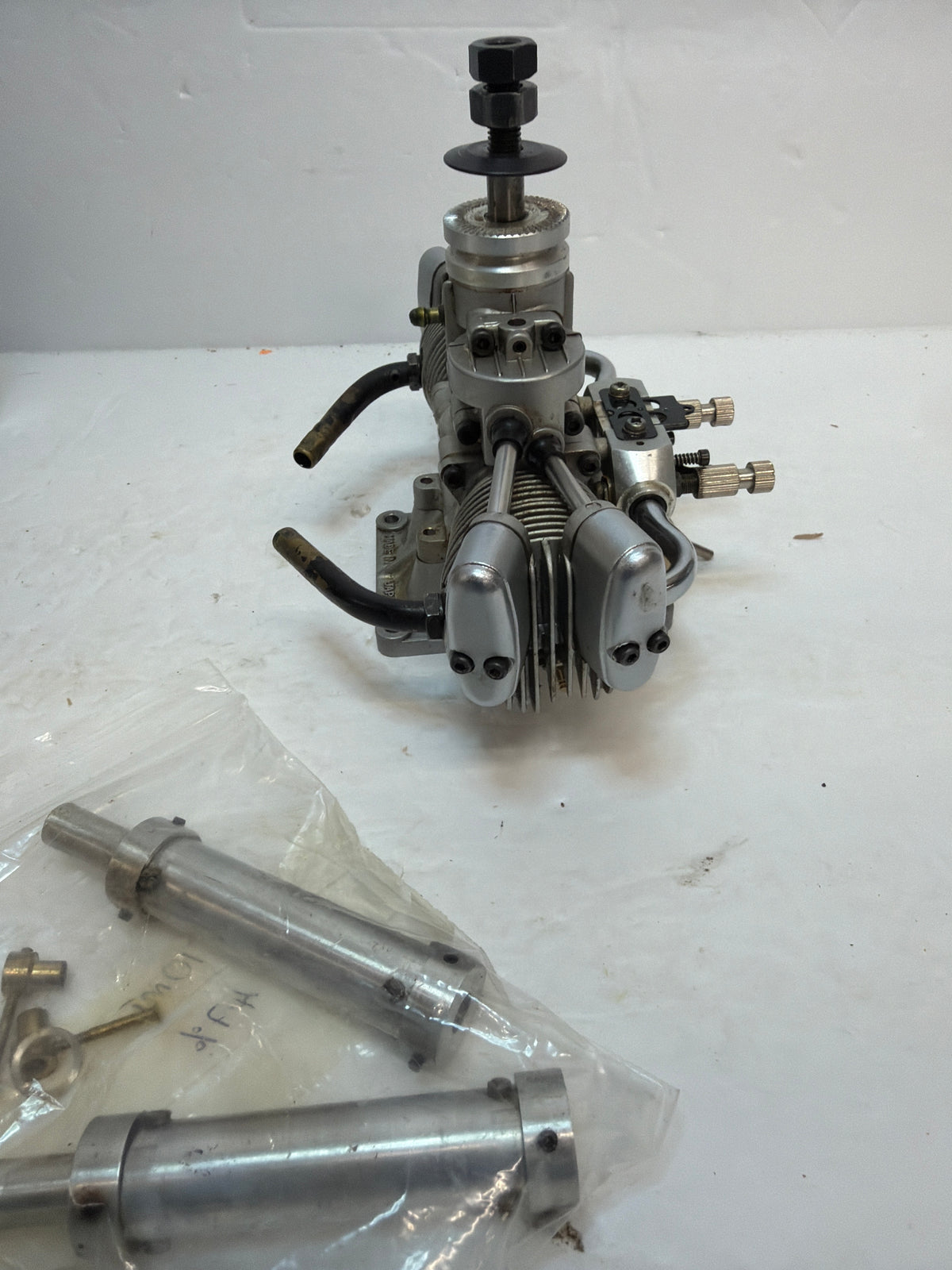 Saito FA-80T 4-Stroke Glow Engine R/C Aircraft Engine – Second hand in a 90 twin box