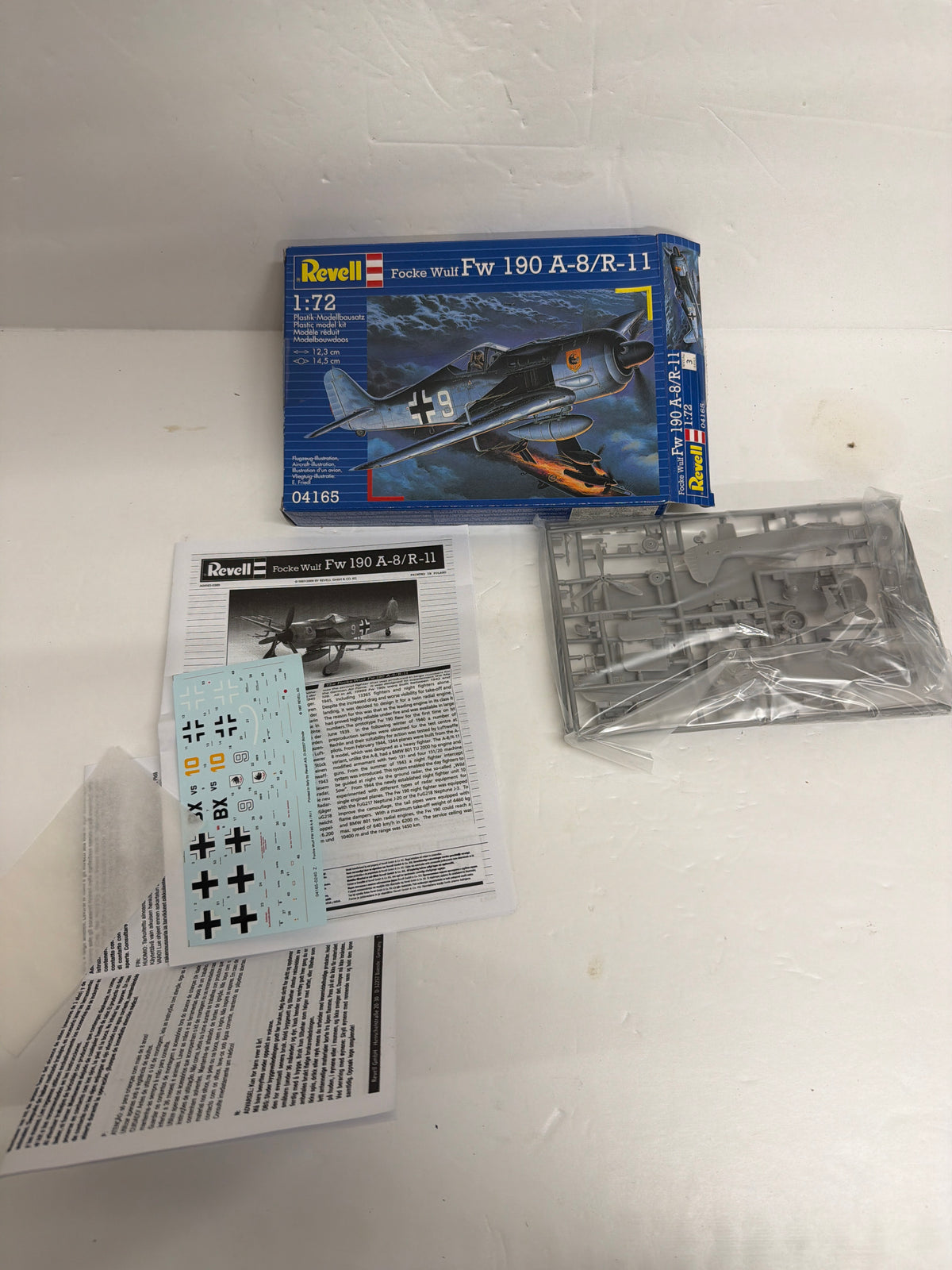Revell Focke-Wulf Fw 190 A-8/R-11 Plastic Model Kit 1:72