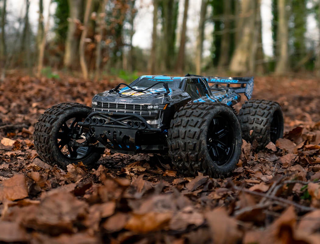 FTX KHAOS 1/10 BRUSHLESS 4WD TRUGGY RTR WITH 3S LIPO AND CHARGER - BLUE