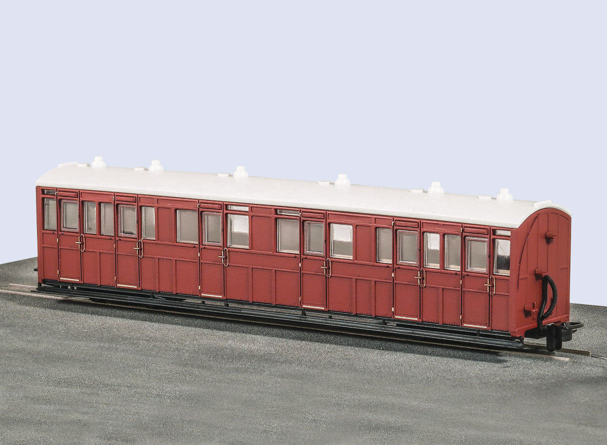 PECO GLT OO-9 L & B Composite Coach 1st/3rd L & B Livery Unlettered