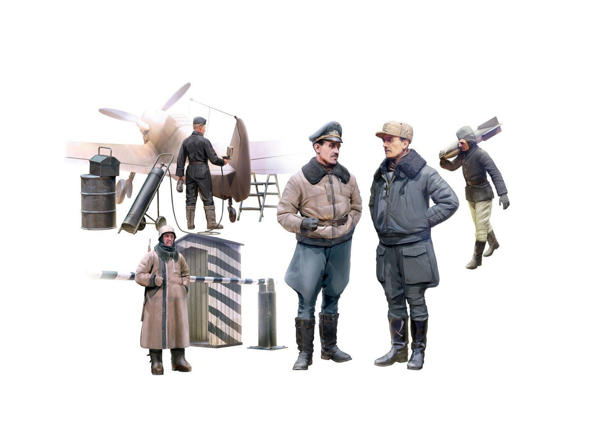 WWII German Luftwaffe Pilots & Ground Personnel In Winter Uniform 5 Figures