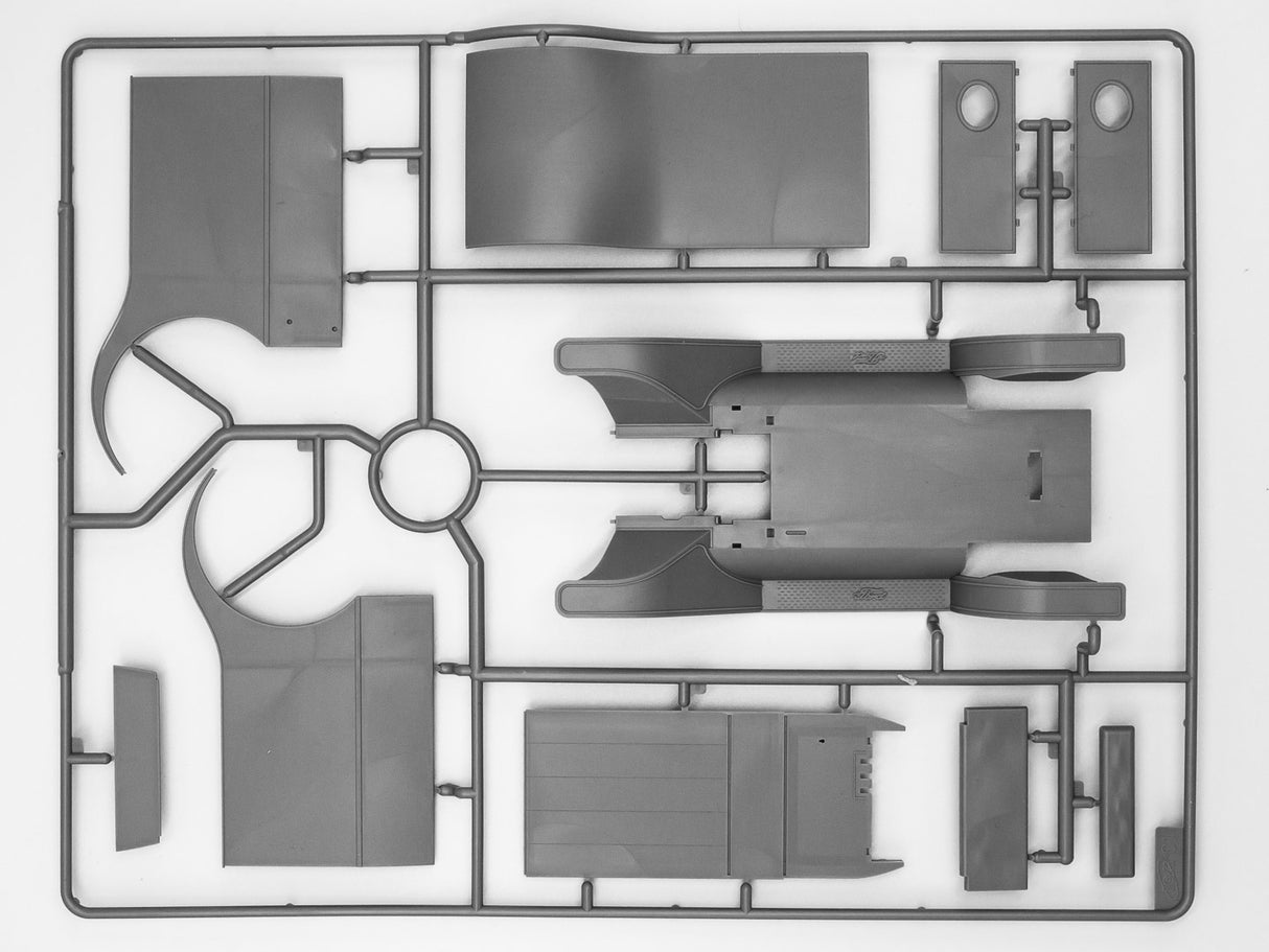 ICM 1/24 The Various Tin Lizzie Ford Model T Variants (Set of 3) DS2402