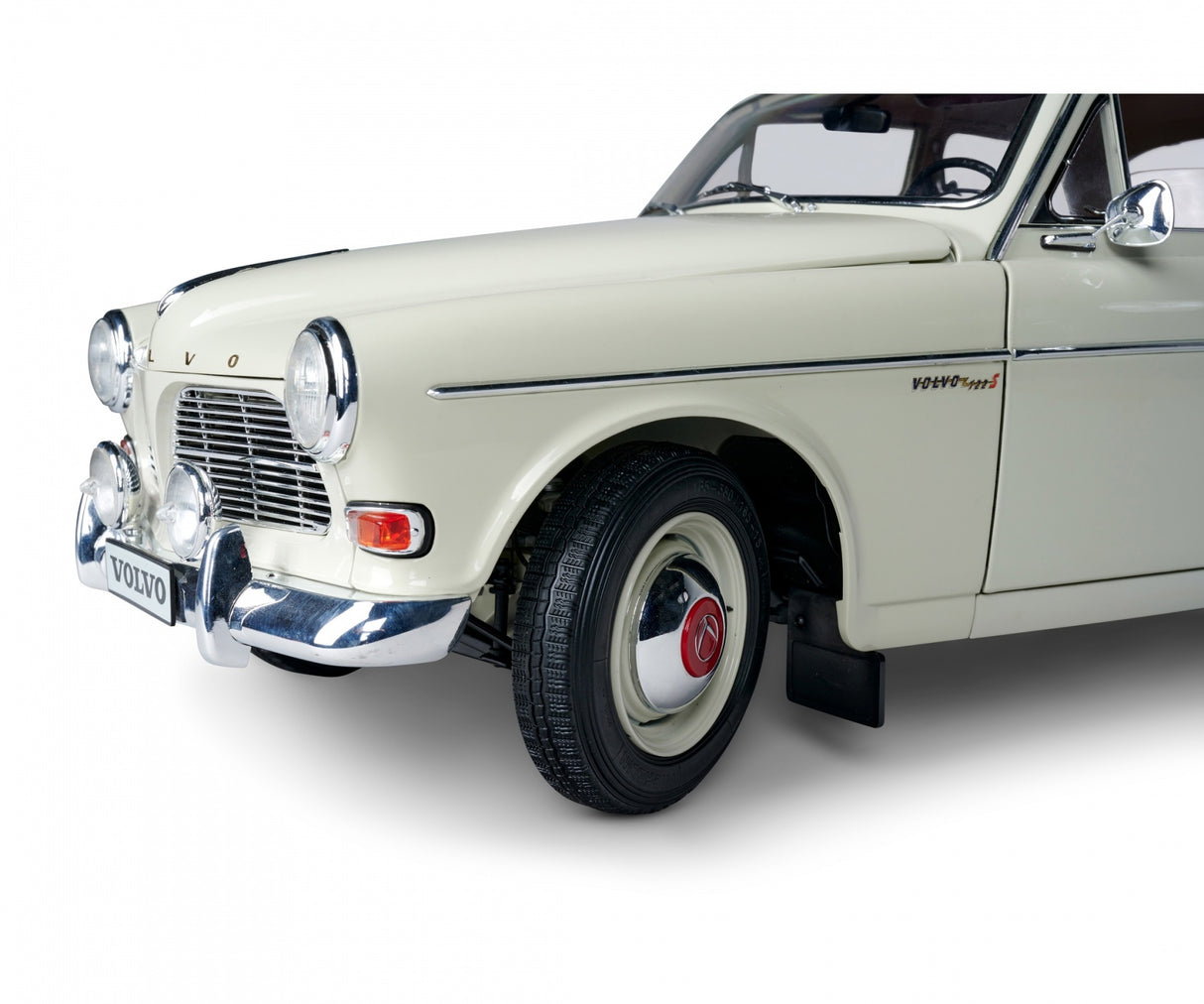 IXO Volvo S122 Amazon 1/8 Full kits