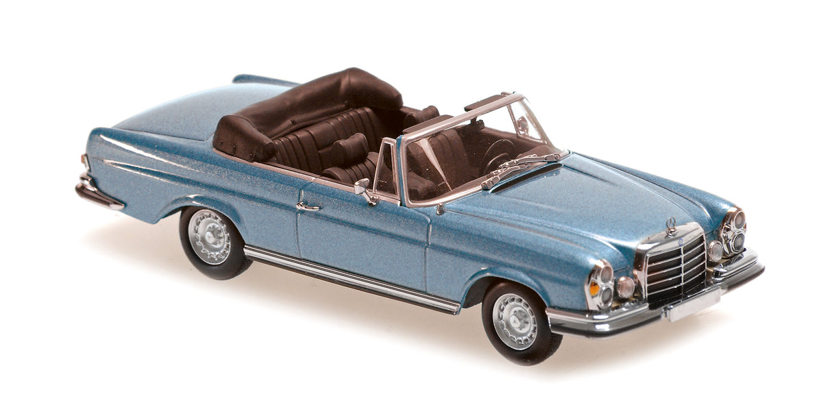 Maxichamps Die Cast Collectables - 1:43 1970 Mercedes-Benz 280 SE 3.5 Cabrio Blue
