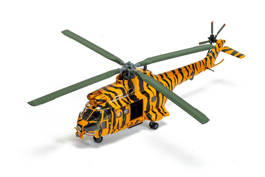 Corgi Westland Puma HC-1 - NATO Tiger Meet livery - RIAT 2005 1:72 AA27006