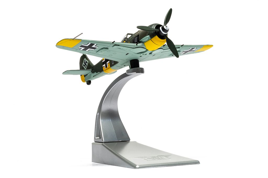 Corgi Focke Wulf Fw 190A-8 Black 1 Oberleutnant Otto Kittel 1:72 AA34318
