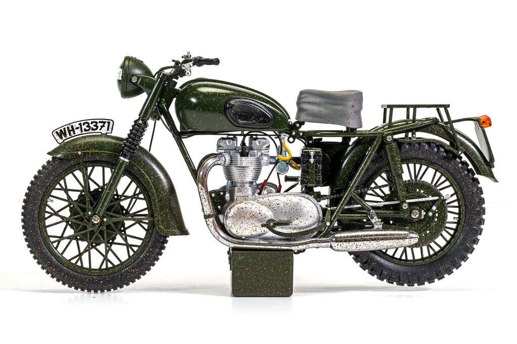 Corgi The Great Escape - Triumph TR6 Trophy (Weathered) 1:12 CC08501