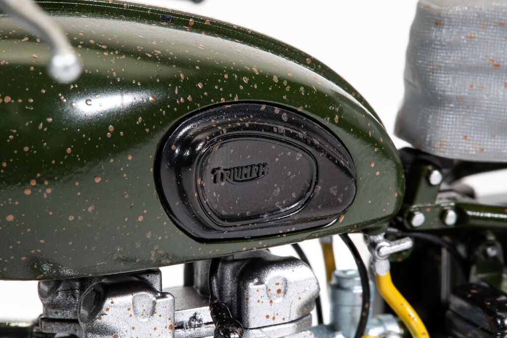 Corgi The Great Escape - Triumph TR6 Trophy (Weathered) 1:12 CC08501