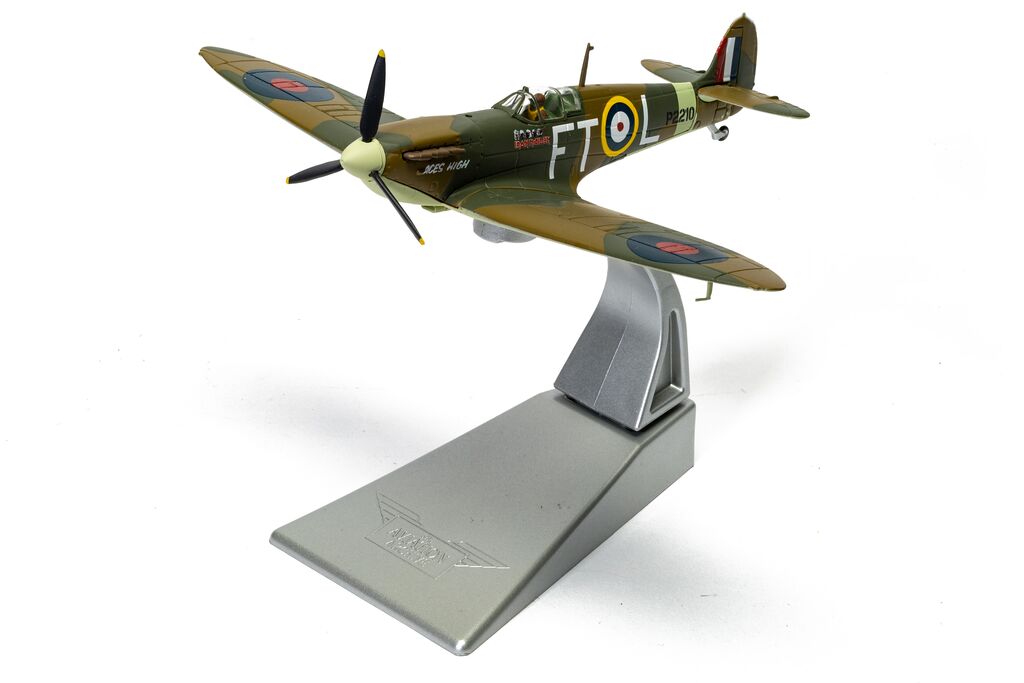 Corgi Iron Maiden - Supermarine Spitfire MKII Aces High 1:72 CC39215