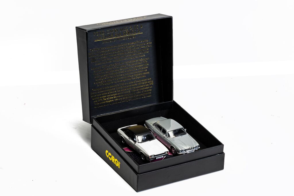 Corgi Screen Stars - Ford Capri Mk2 2.0S Diamond White Jaguar XJ6 Series 2 Silver 1:43 CC91992
