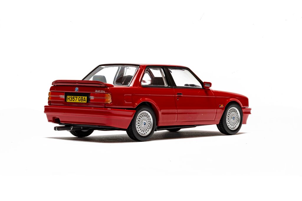 Corgi Vanguards BMW E30 325i M-Tech 2 Brilliant Red 1:43 VA13406