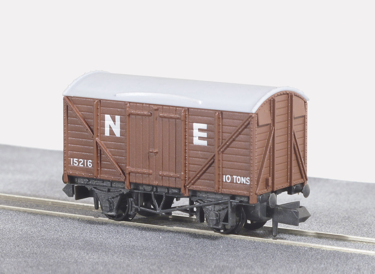 Box Van Standard type NE brown