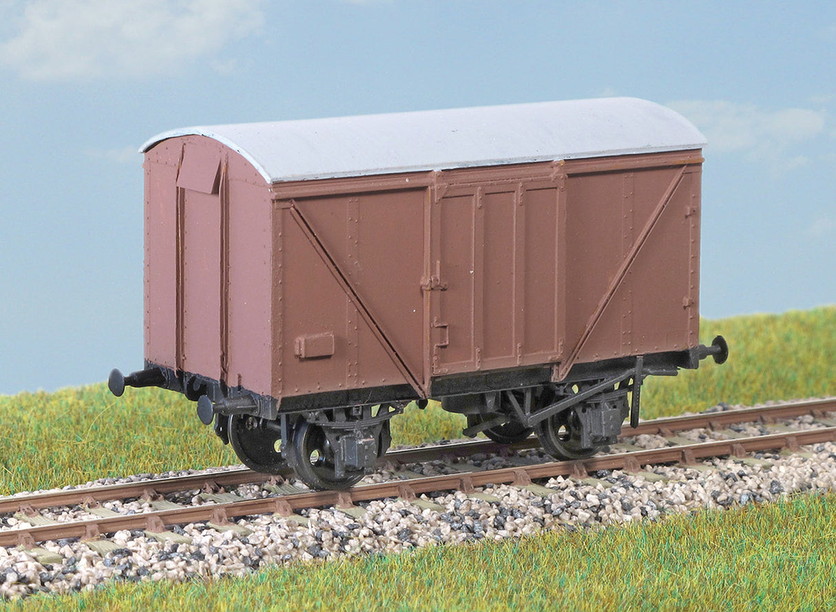 BR (LNER Design) Plywood Goods Van