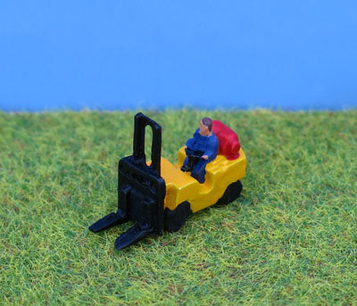 Gas powered fork lift