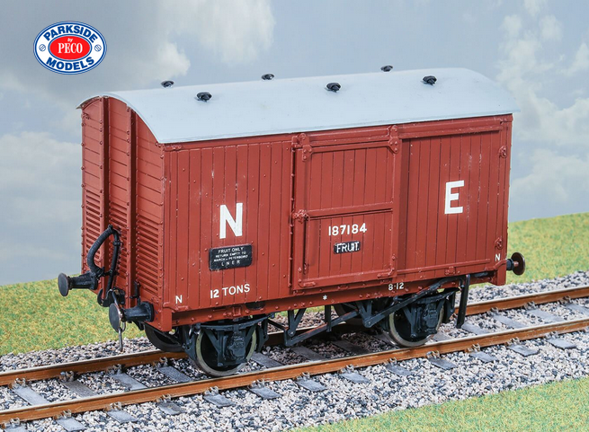 PARKSIDE LNER 12 Ton Fruit Van O PS46