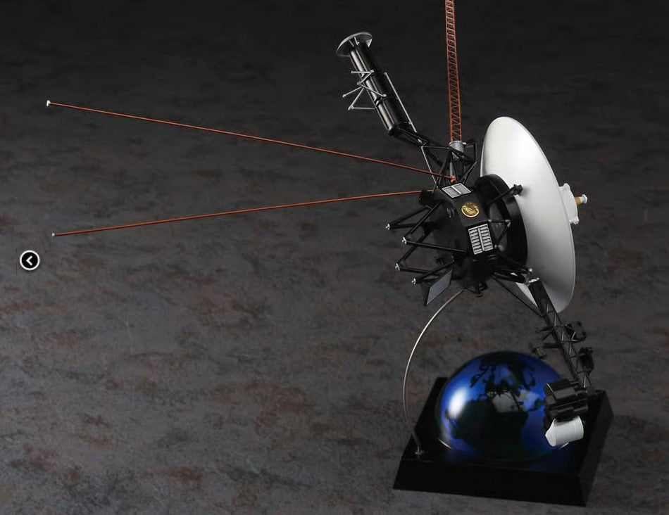 Hasegawa 1/48 1/48 Voyager Space Probe Kit with Mission Emblem Patch