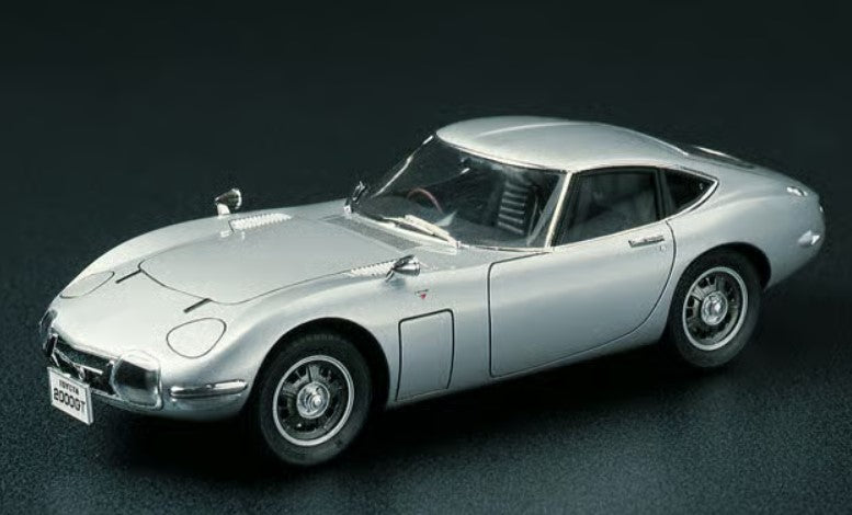 Hasegawa 1:24 1967 Toyota 2000GT Early Model Kit HMCC1