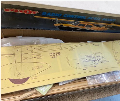 OK MODELS - PILOT BELLANCA DECATHLON KIT - SECOND HAND - AS NEW IN BOX