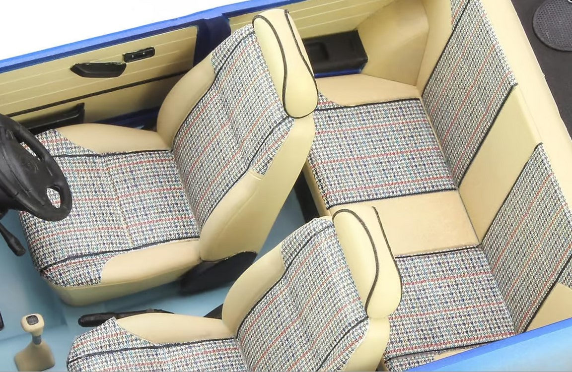 Hasegawa Model Kits - 1:24 1997 Mini Mayfair Kit HA20671