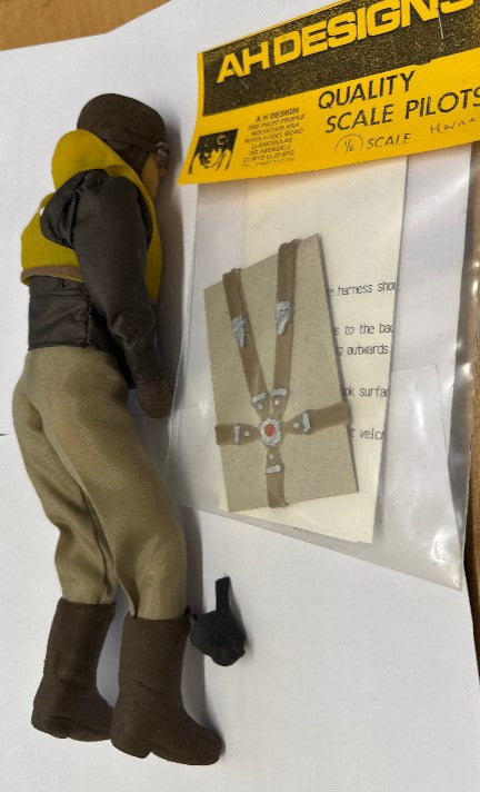 AH Designs 1/6 Full Length Pilot WWII with oxgen mask - includes Harness
