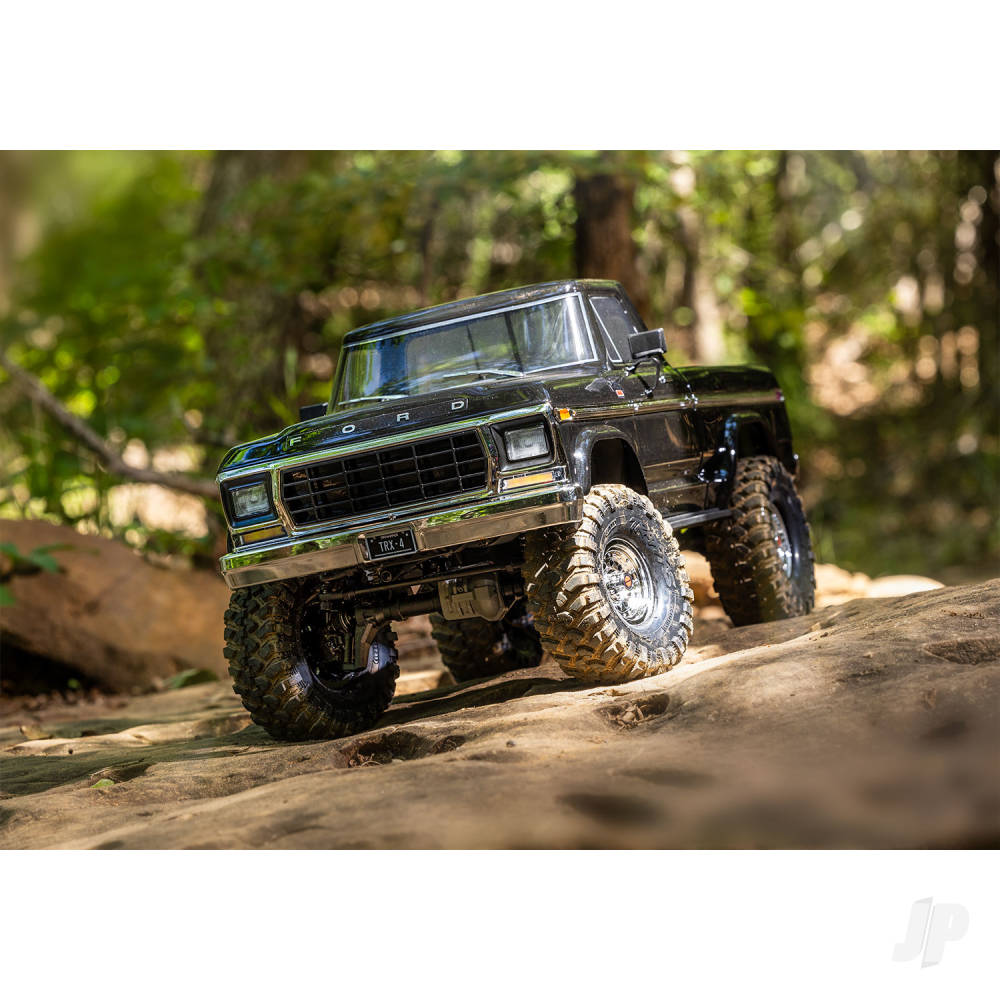 Traxxas TRX-4 1979 Ford F-150 1:10 4WD Electric RTE Scale & Trail Crawler - Black (+ TQ 2-ch/XL-5 HV Titan 550/Clipless Body)