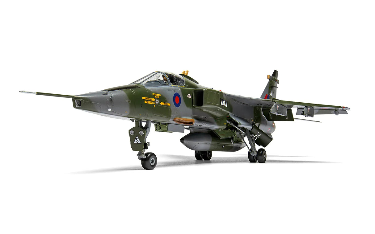 Airfix 1/48 Sepecat Jaguar GR.1/GR.1A kit A11010