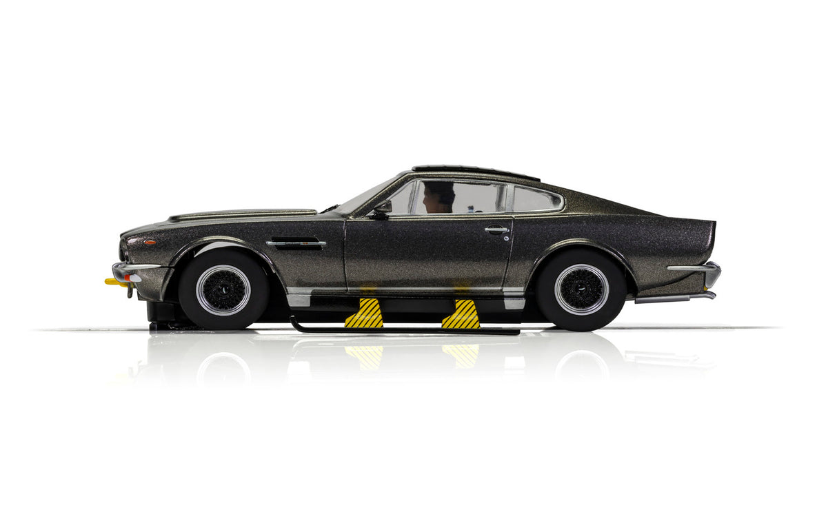 Scalextric James Bond Aston Martin V8 - The Living Daylights C4239