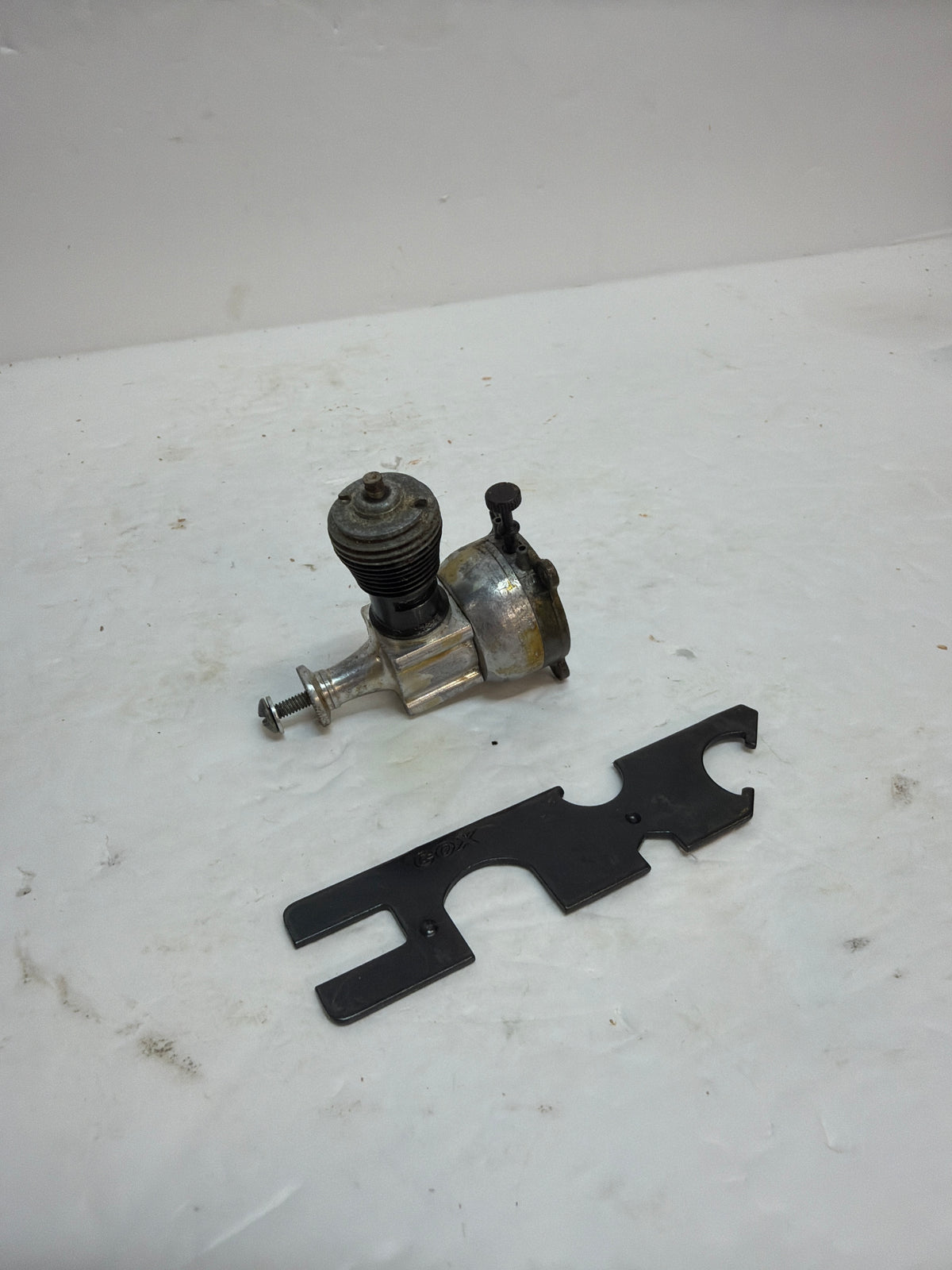 Cox Super Bee .049 2 -Stroke Glow Engine R/C Aircraft Engine – Second hand (Box 163)