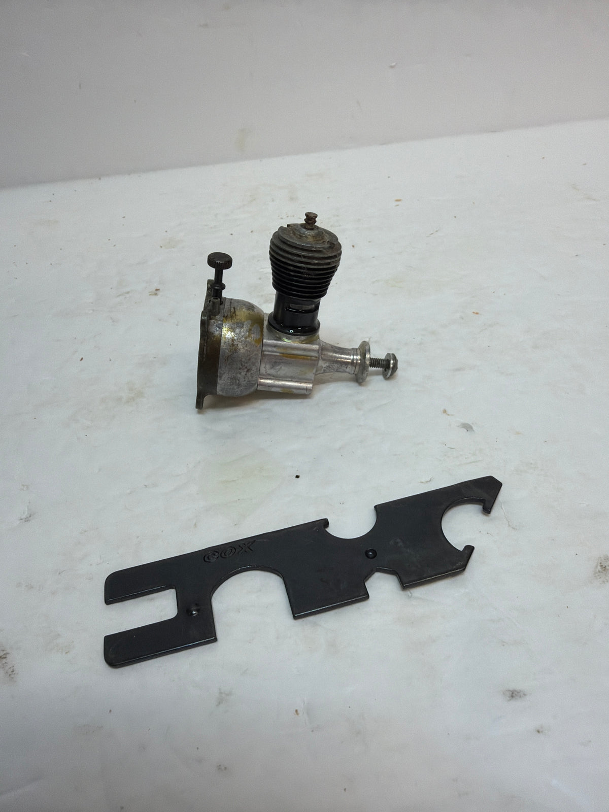 Cox Super Bee .049 2 -Stroke Glow Engine R/C Aircraft Engine – Second hand (Box 163)