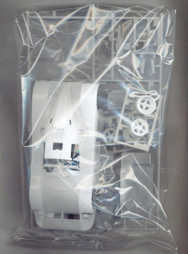 Hasegawa 1/24 1987 Jaguar XJR-8 LM Silverstone Kit HALE20615